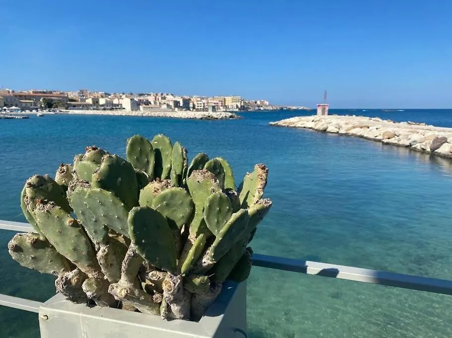 סירקוזה 5E Villa Charme-Sea And Ortigia View-Whirlpool Roof Terrace 0*,  איטליה
